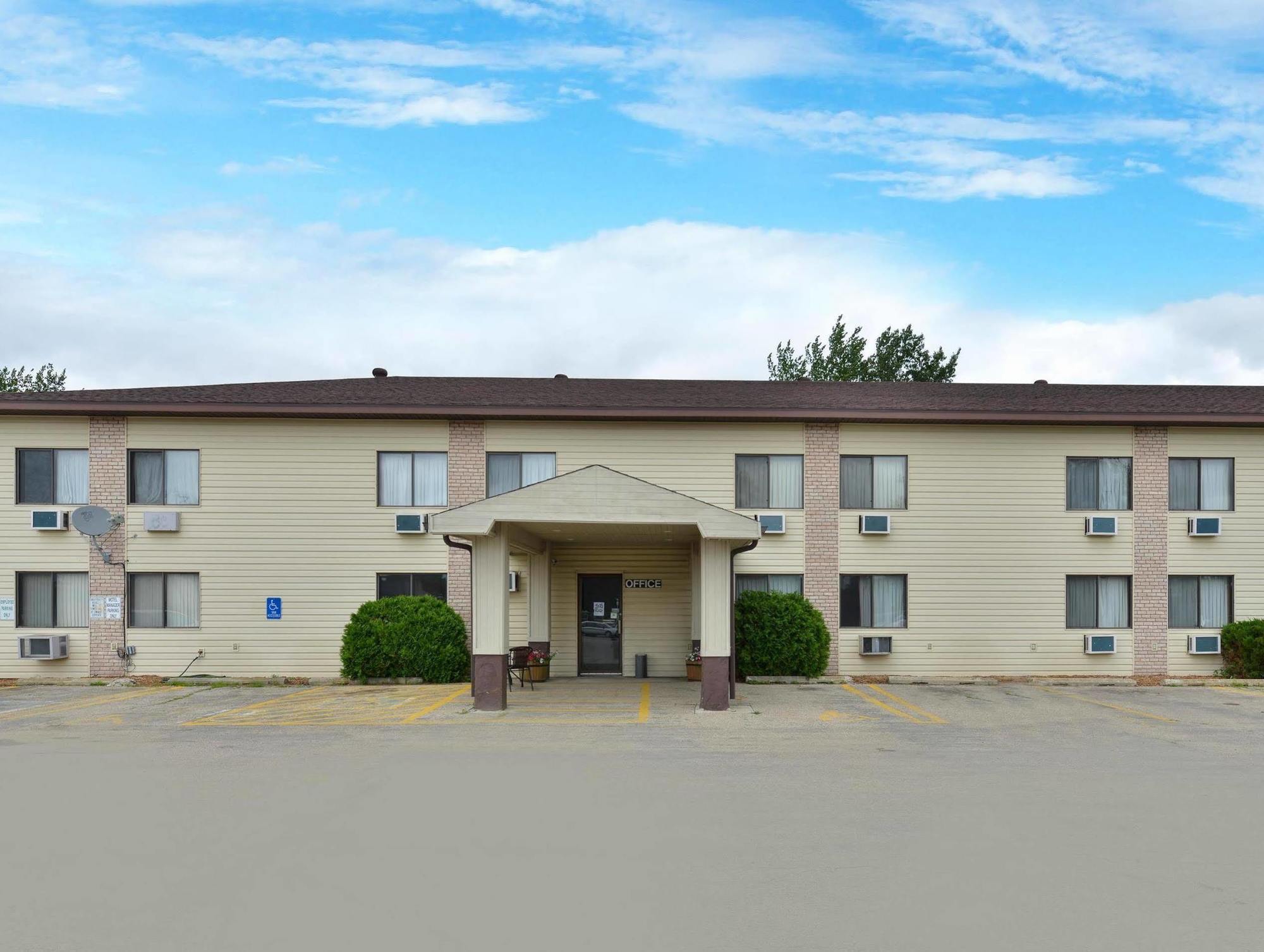 Oyo Hotel Pipestone Mn, Canterbury Park Zewnętrze zdjęcie